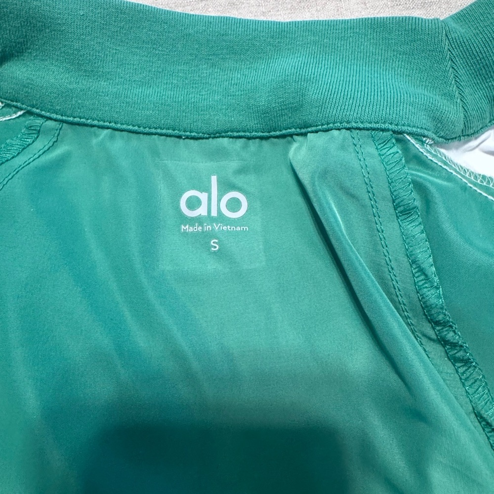 ALO Racetrack Shrug and Pant - Picture 2 of 12